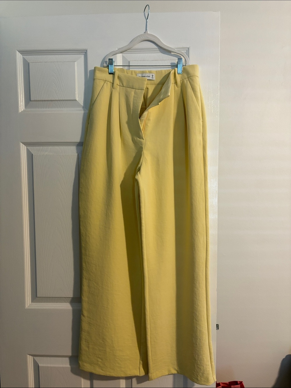 Abercrombie & Fitch Wide-Leg High-Waist Sloane Pant in Butter Yellow